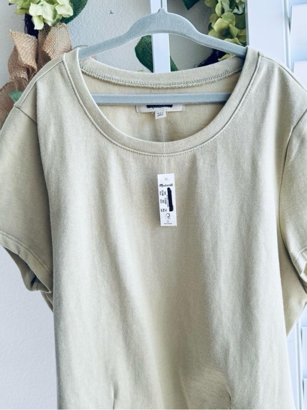 Relaxed Scoop Neck Women's Top - Sage Green